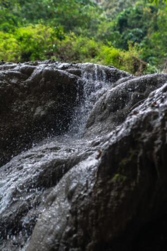 Водопад на реке в джунглях Тайланда