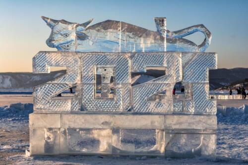 Ледяная скульптура "2021 год", поселок Листвянка на Байкале