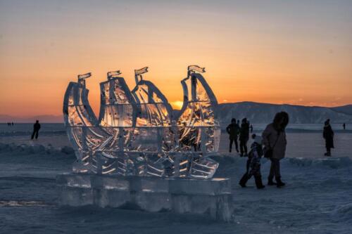 Ледяная скульптура парусника
