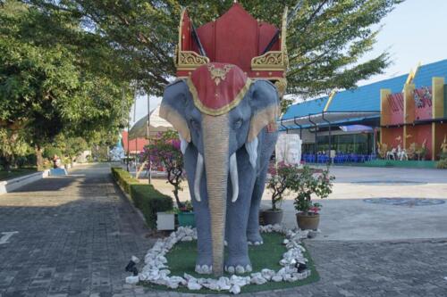 Статуя слона